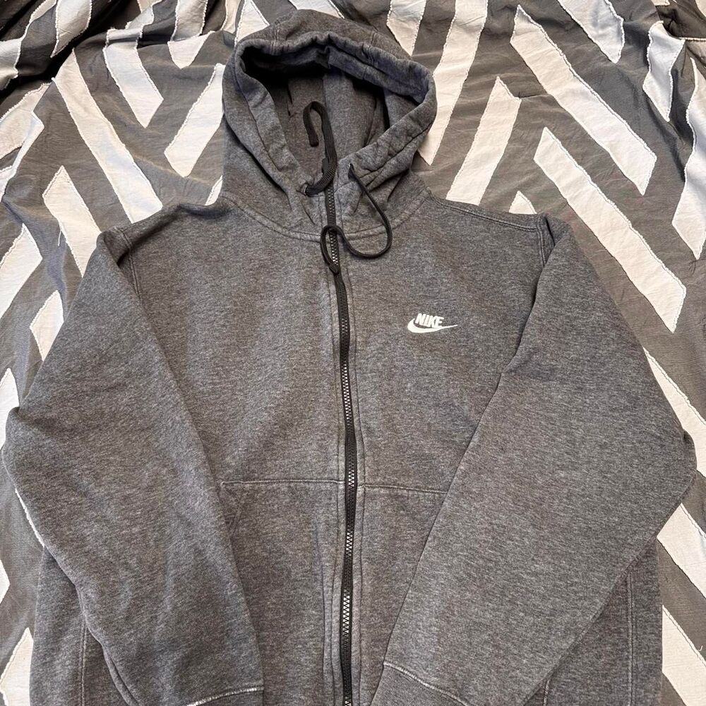 Nike Men's Grey Hoodie